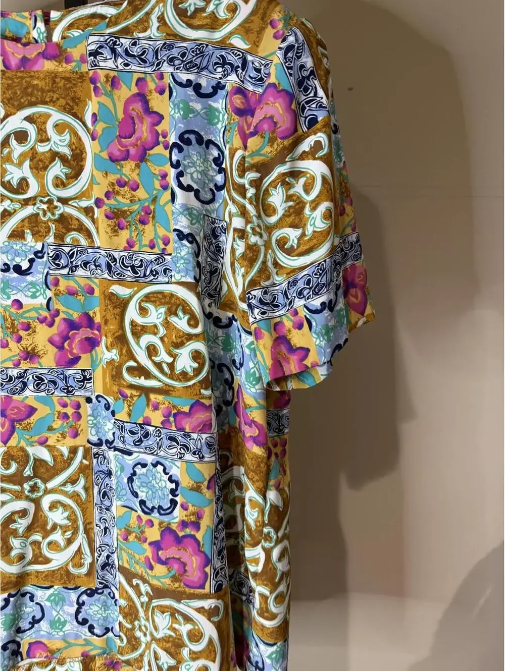 S.G. Sport Collection Women's Vintage Patterned Blouse Medium